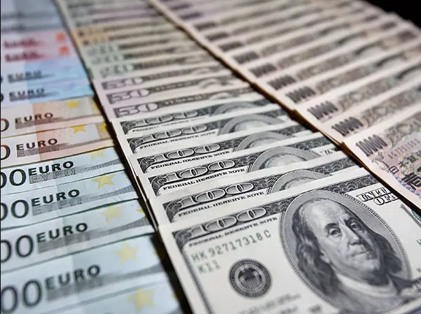 Dolar Melemah di Volatilitas Rendah; Euro Naik Tipis