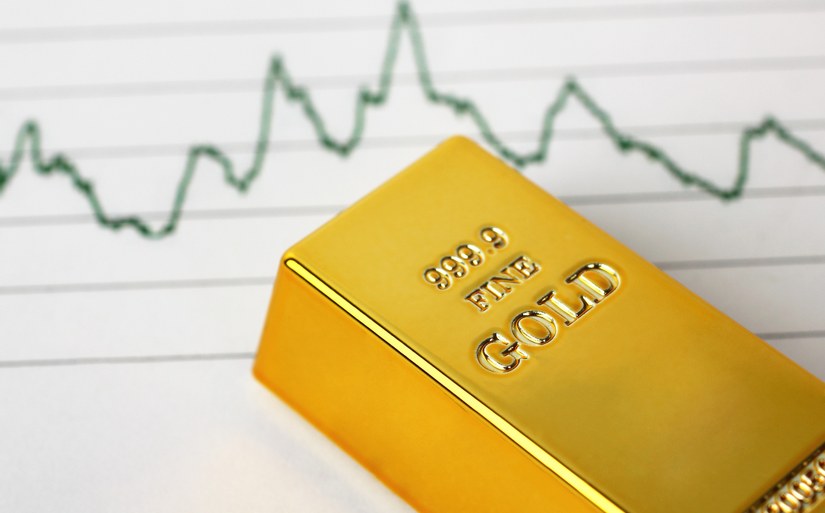 Dolar Menekan, Powell Mengangkat: Emas Tetap Stabil