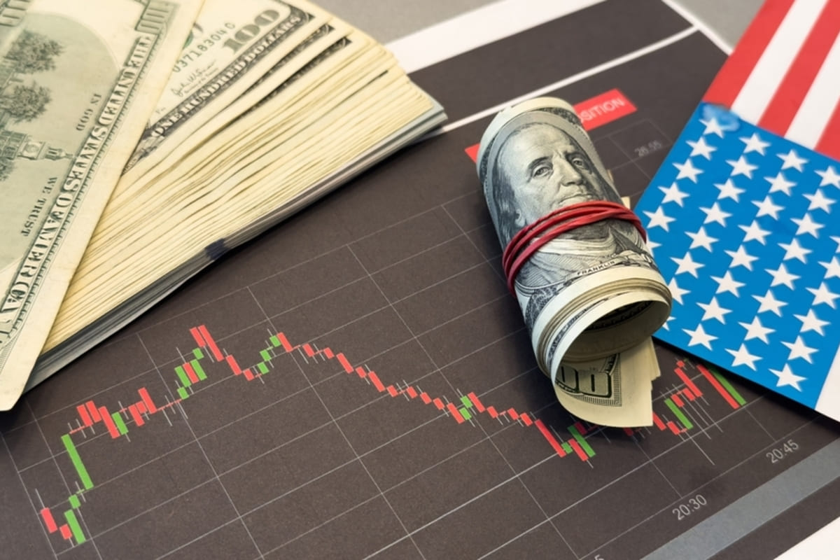 Dolar Menguat di Tengah Harapan Redanya Konflik AS-Tiongkok