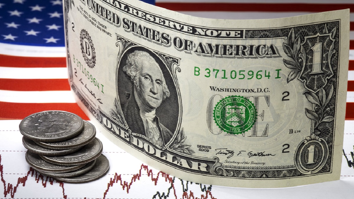 Dolar Sedikit Pulih, Sentimen Tetap Negatif