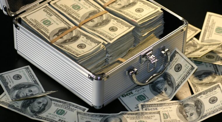 Dolar Tertekan di Tengah Kekhawatiran Shutdown Pemerintah AS