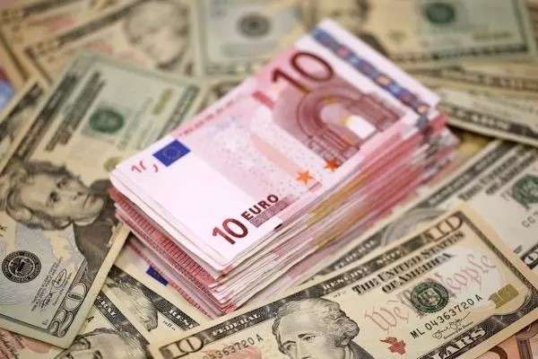 Euro Menguat Dengan Aset Safe Haven saat Tarif Trump Mencengkeram Pasar