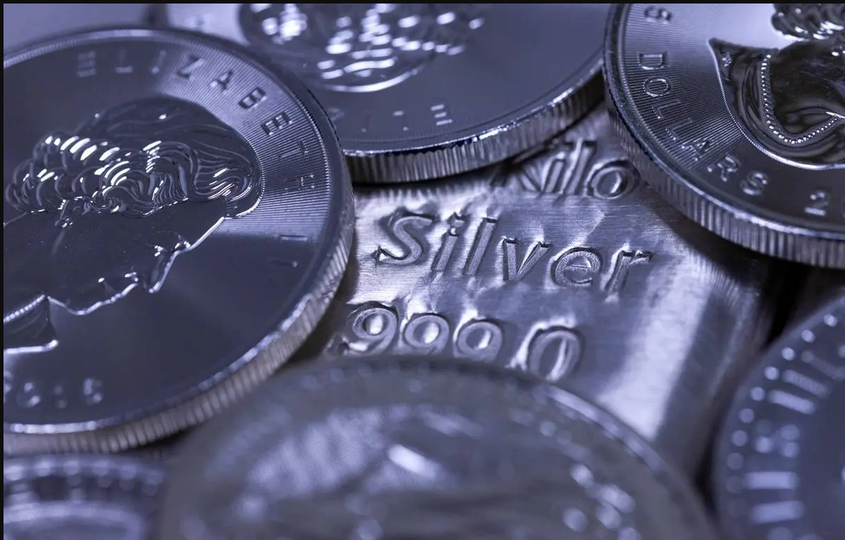 Harga Perak Sedikit Pulih di Tengah Sentimen Pasar yang Campur Aduk