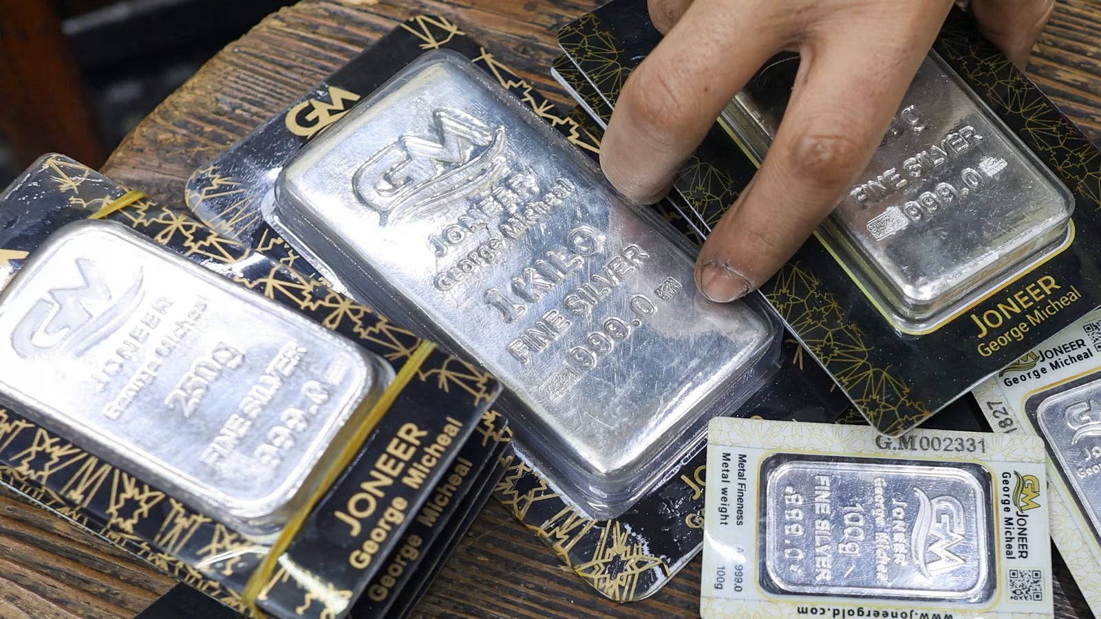 Perak Tembus Level Tertinggi dalam Lebih dari 14 Tahun