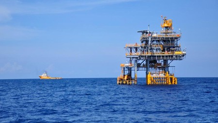 Reli Minyak Bergoyang saat Fokus Beralih ke Langkah Tarif AS yang Akan Datang